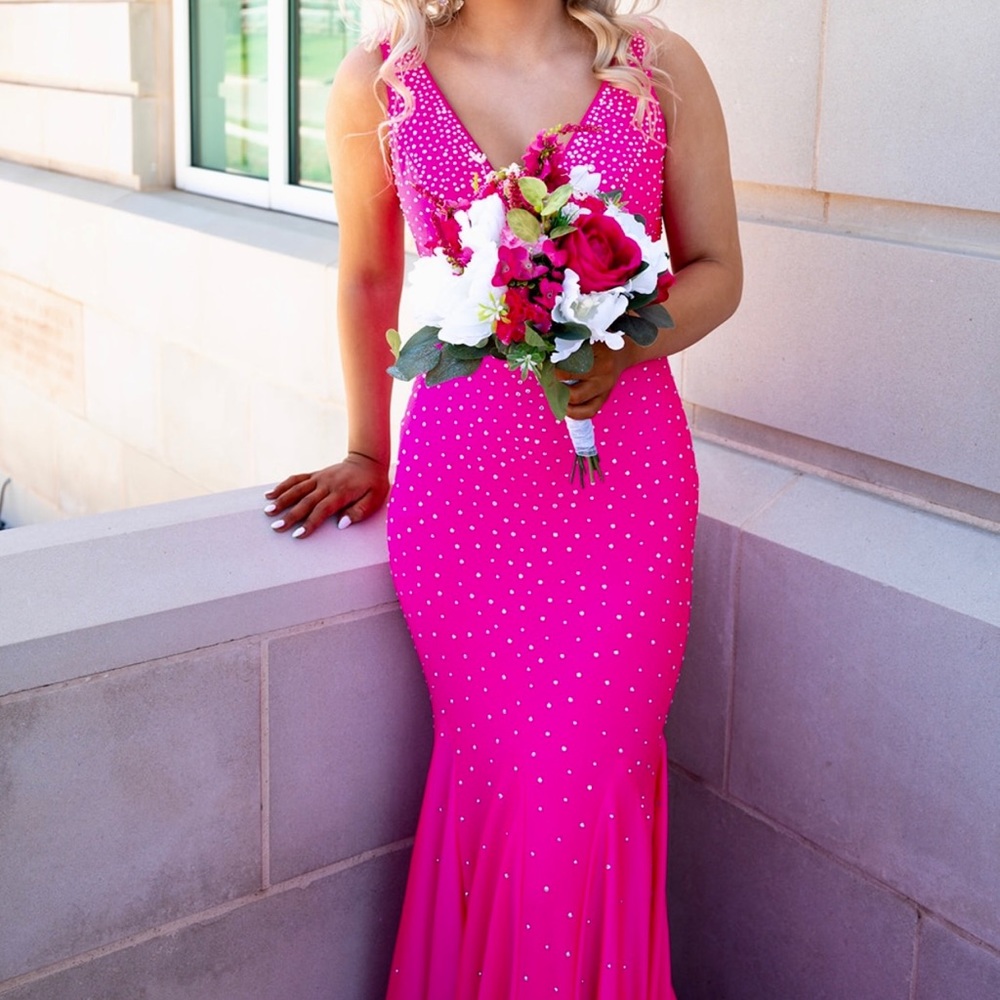 Jonathan Kane size 00 Barbie pink dress. Worn once